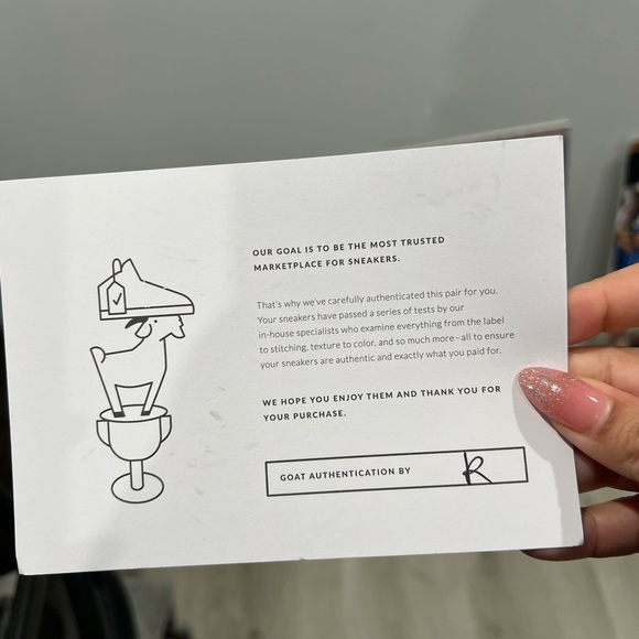 Yeezy Boost 350 V2 - Picture 4 of 4